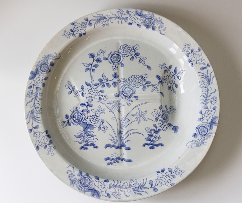 An early nineteenth century blue and white transfer printed Spode Chinese Flowers pattern circular