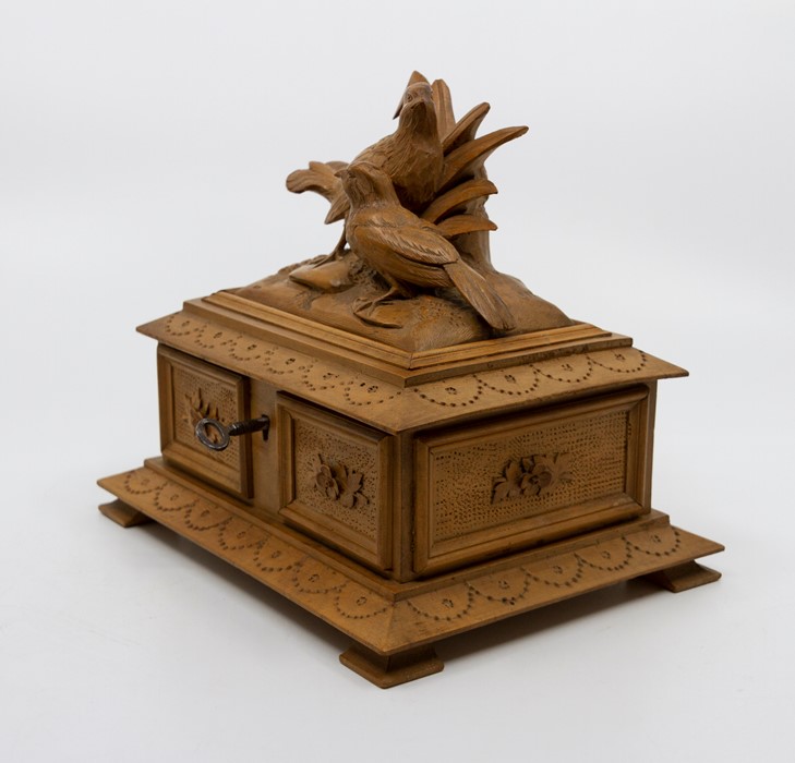 Early 20th Century Tyrol treen, to include jewellery casket, birds finial, interior lined in velvet, - Image 5 of 15