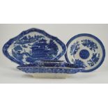 A group of three early nineteenth century blue and white transfer printed wares, circa 1810-20. To