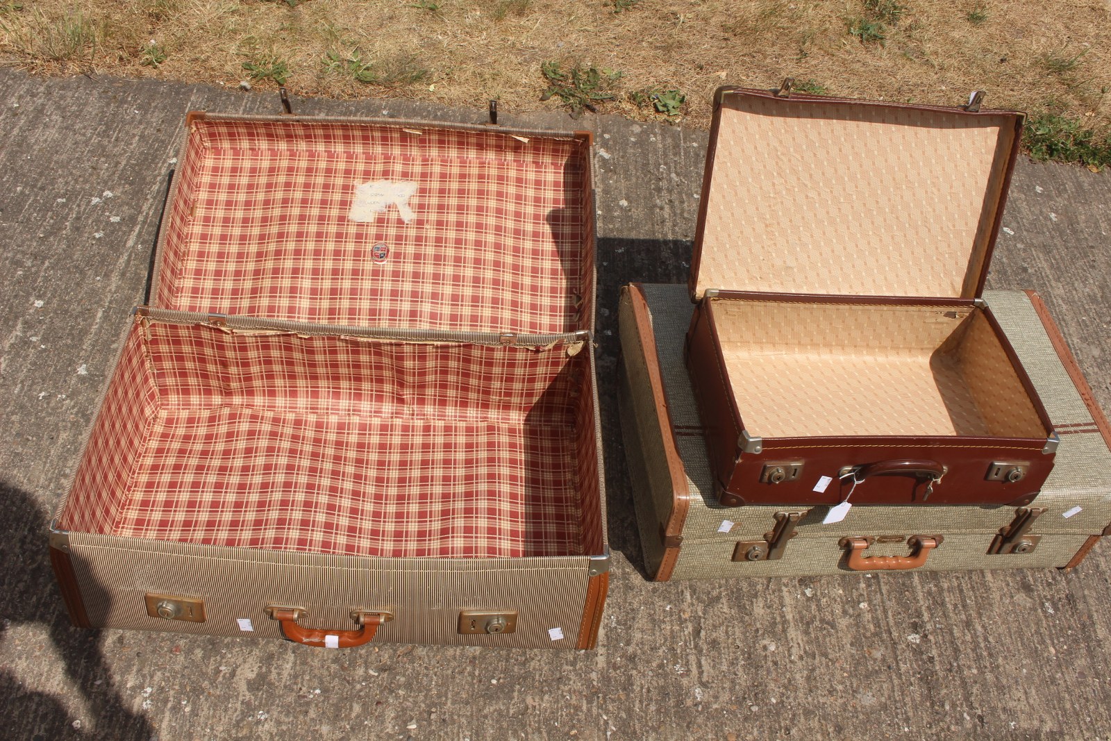 Three mid 20th Century suitcases - Image 3 of 4