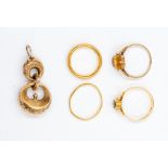 A collection of gold jewellery to include two 22ct wedding bands, sizes L, Q, combined total gross