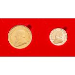 South African Mint, a cased set comprising a 1/4 krugerrand coin and a 1/0 krugerrand coin, both dat