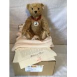 Steiff 2004 Club Bear limited edition, ‘Franz’. 32cm, porcelain pendant, certificate, boxed as new.