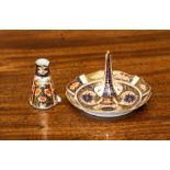 A Royal Crown Derby Imari porcelain ring stand, decorated with pattern 1128, 9cm, together with