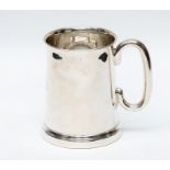 A George V plain silver tankard, the body engraved with initials G.W.B, with glass base, by Viner's,