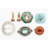 Quantity of costume jewellery to include: painted jade glass brooch; Scottish white metal and