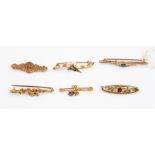 A collection of five 9ct gold Victorian/Edwardian bar brooches, to include amethyst, garnet, seed