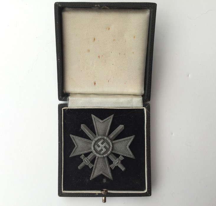 WW2 Third Reich Cased Kriegsverdienstkreuz mit Schwertern 1.Klasse 1939. War Merit Cross 1st class