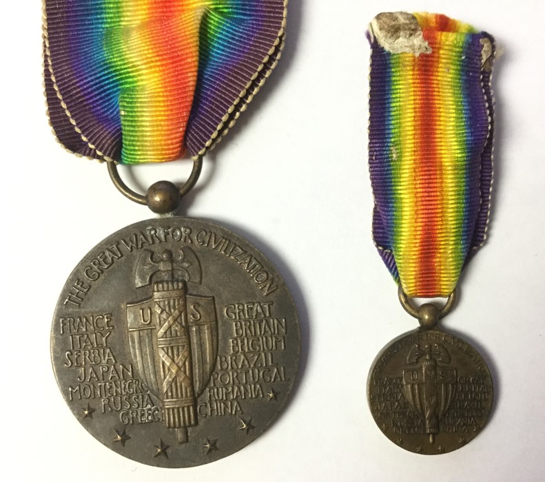 WW1 British Miniature War & Victory Medals x 2 of each: US Victory Medal complete with ribbon - Image 5 of 5