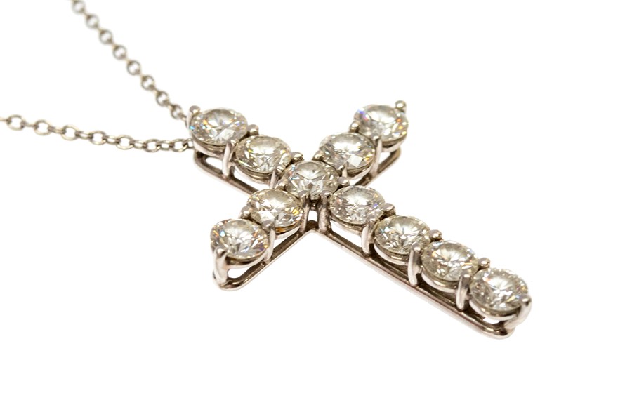 Tiffany & Co - a diamond set Tiffany & Co platinum cross pendant, with eleven round brilliant cut - Image 3 of 5