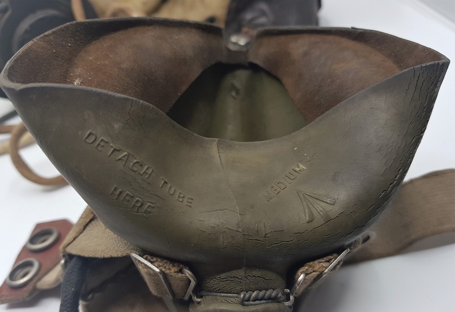 WWF/RAF Interest: A WW2 RAF leather flying helmet and Air Ministry RAF 10A/12161 headset, the - Image 3 of 3