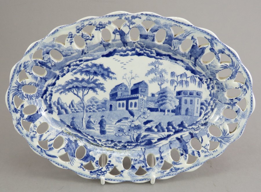 An early nineteenth century blue and white transfer-printed Spode Caramanian series oval chestnut