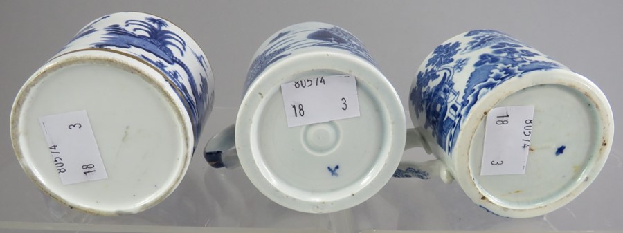 A group of early nineteenth century blue and white transfer-printed Spode coffee cans, c.1810. To - Image 3 of 3