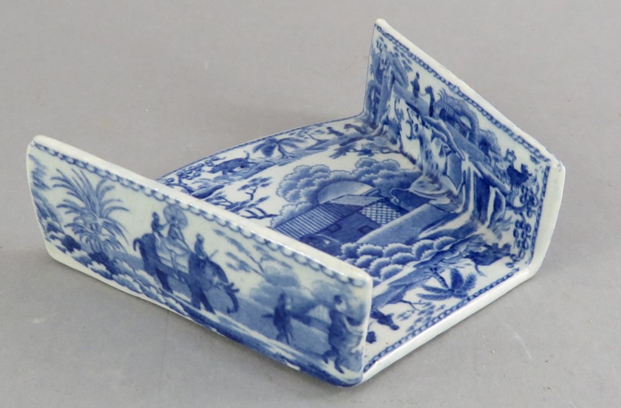 An early nineteenth century blue and white transfer-printed Spode Caramanian series asparagus - Image 2 of 3