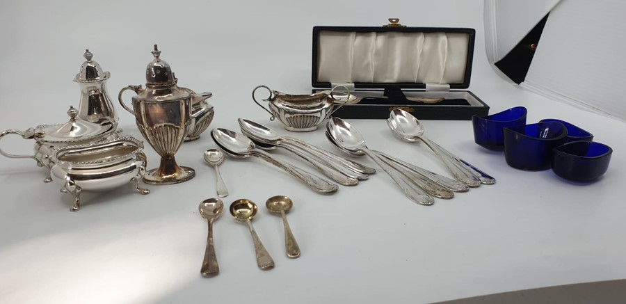 Set of ten silver teaspoons with fancy leafage handles, Sheffield 1962, Mappin & Webb, together with