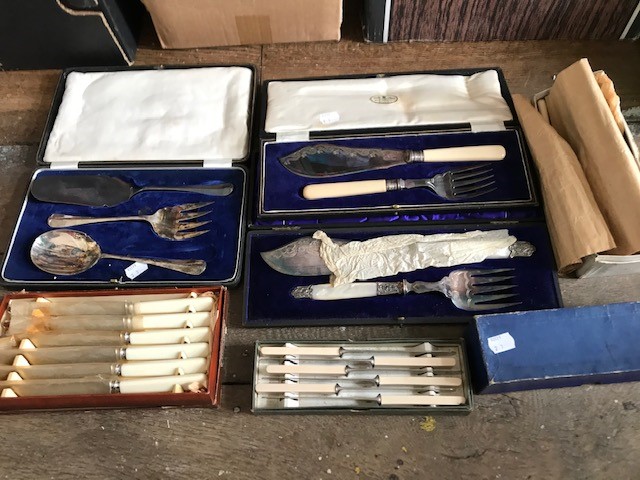 A parcel of assorted vintage plated flatware