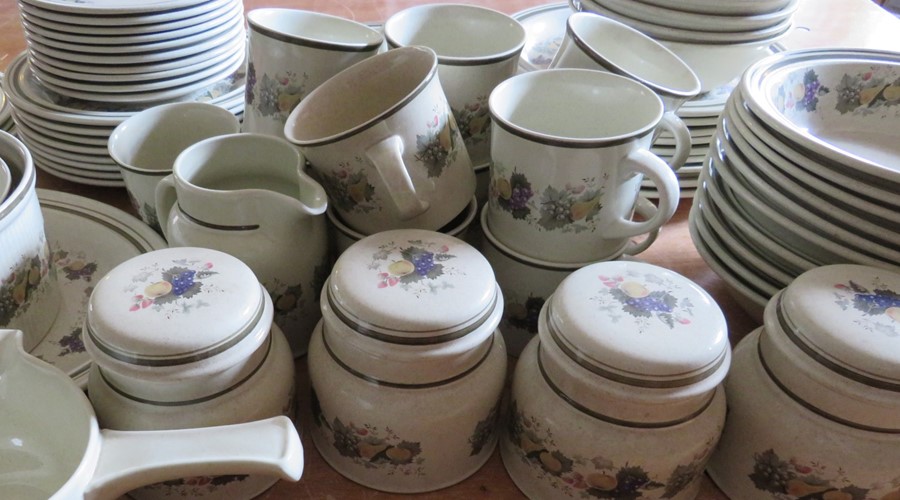 A twentieth century Royal Doulton Harvest Garland pattern extensive tea and dinner ware service. - Image 2 of 3