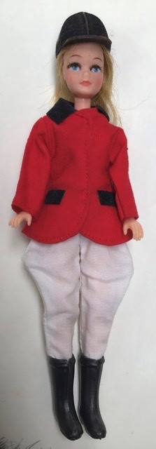 Dolls: A collection of assorted Sindy, Tressy, Toots and Pippa dolls. With Sindy’s wardrobe, clothes - Image 6 of 8