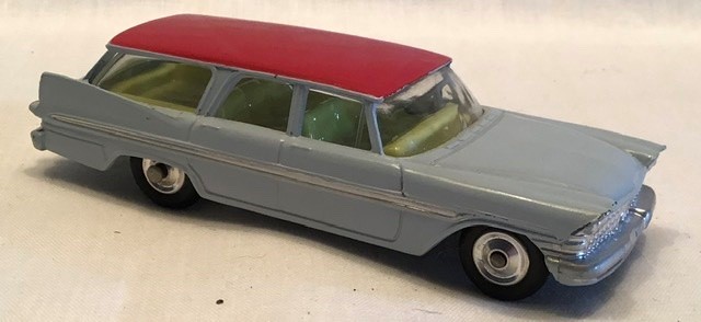 Corgi: A boxed Corgi Toys, Plymouth Sports Suburban Station Wagon, 445. In very near mint - Image 4 of 6