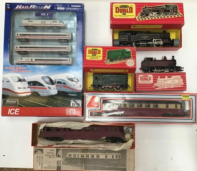 Hornby: A collection of assorted model railway to include: Hornby Dublo 2-rail 2-6-4 Tank Loco, 0-