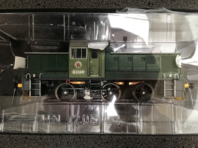 OO Gauge: A collection of assorted boxed and unboxed OO gauge to include: Heljan Class 14 D9500 BR - Image 3 of 7