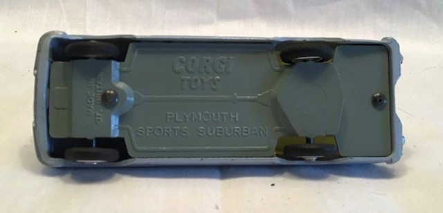 Corgi: A boxed Corgi Toys, Plymouth Sports Suburban Station Wagon, 445. In very near mint - Image 6 of 6
