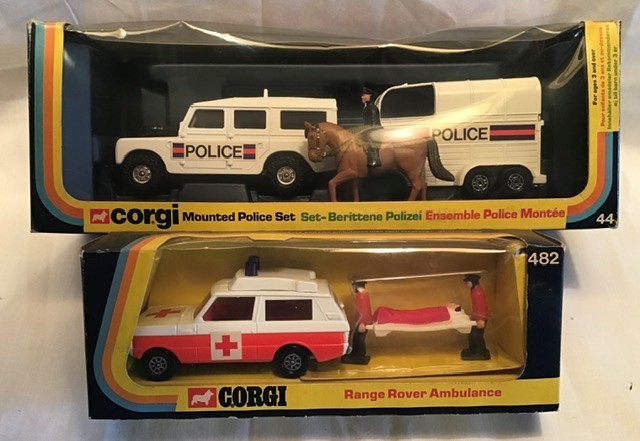 Corgi: A boxed Corgi Toys Mounted Police Set, 44; together with a boxed Corgi, Range Rover