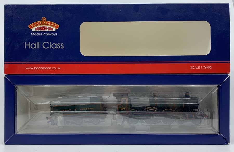 Bachmann: A boxed, Bachmann, OO gauge, 4-6-0 locomotive and tender, Hall Class 4970, Sketty Hall,