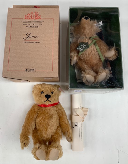 Steiff: A boxed Steiff, James, golden brown, 28cm, Specially Commissioned Edition Made Exclusively