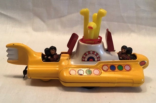 Corgi: A boxed Corgi Toys, The Beatles Yellow Submarine, No. 803, 1968, original, in excellent - Image 3 of 5