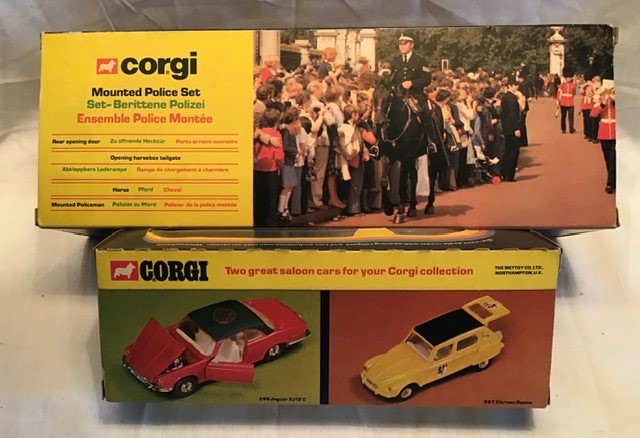 Corgi: A boxed Corgi Toys Mounted Police Set, 44; together with a boxed Corgi, Range Rover - Image 2 of 3