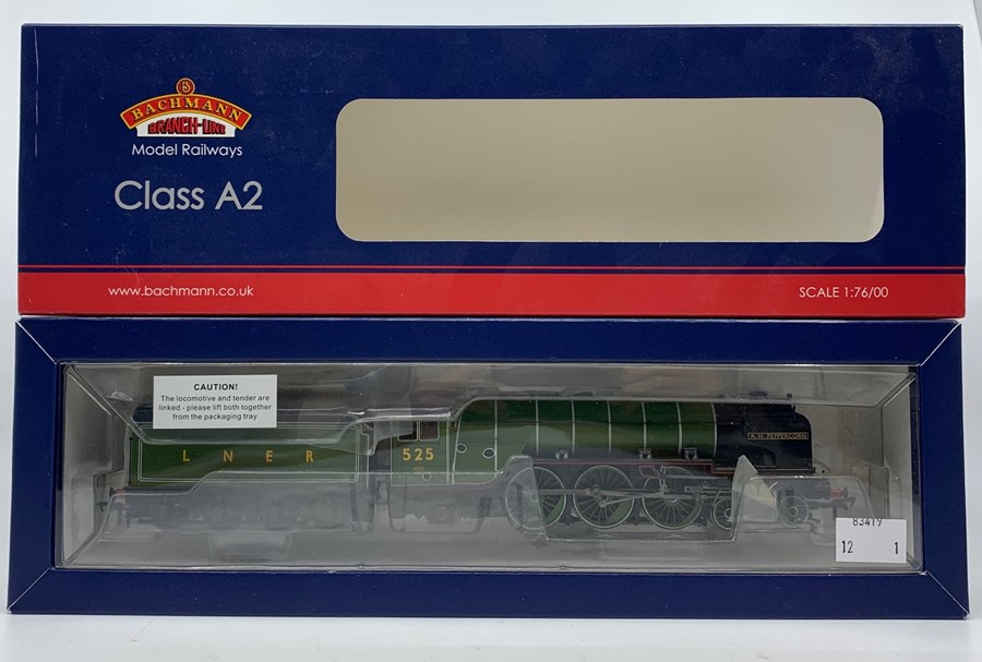 Bachmann: A boxed, Bachmann, OO gauge, Class A2 locomotive and tender, A.H. Peppercorn, No. 525,
