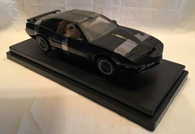 ERTL: A boxed ERTL Joyride Knight Rider K.I.T.T. 1:18 scale. This is the battery operated version - Image 3 of 4