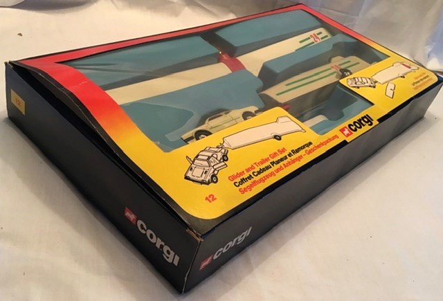 Corgi: A boxed Corgi Toys Glider & Trailer, Gift Set No.12. Contains Honda Prelude Car with glider - Image 6 of 6