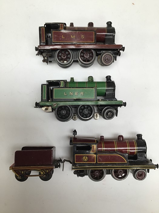 Bing: A collection of three Bing OO gauge Table Top electric LNER Locomotive along with two - Image 2 of 3