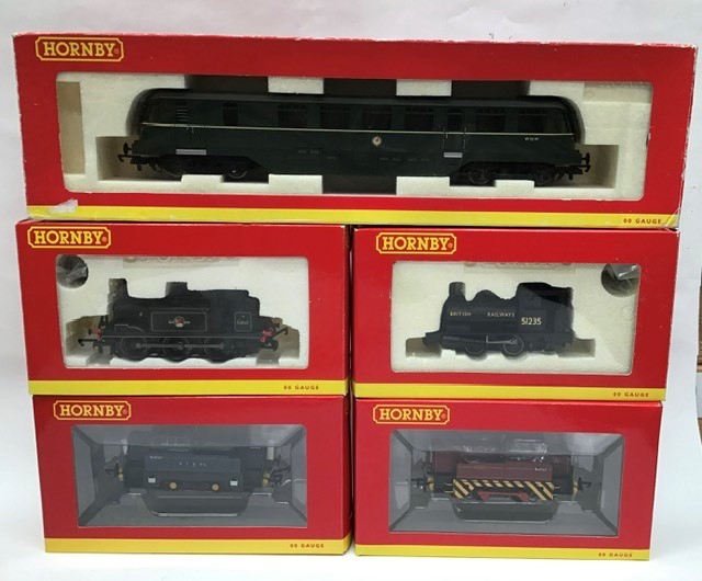 Hornby: A collection of five boxed Hornby locomotives to include: R2653 BR Diesel Railcard W 22 W,