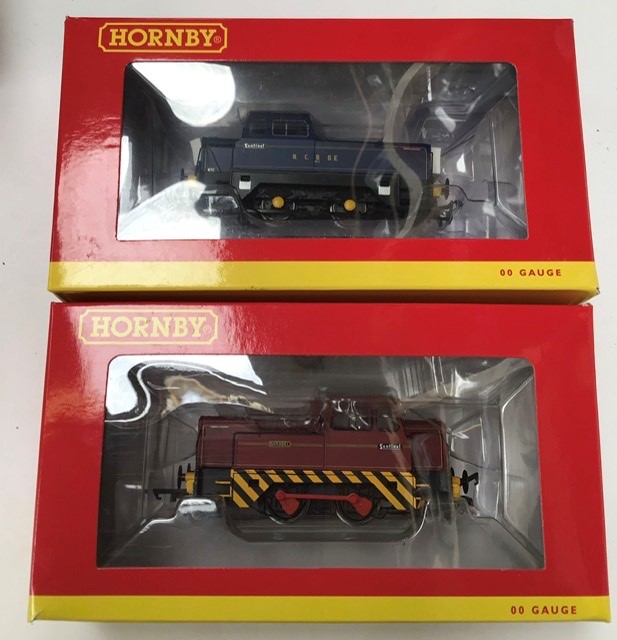 Hornby: A collection of five boxed Hornby locomotives to include: R2653 BR Diesel Railcard W 22 W, - Image 2 of 4