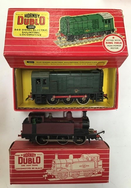 Hornby: A collection of assorted model railway to include: Hornby Dublo 2-rail 2-6-4 Tank Loco, 0- - Image 4 of 5