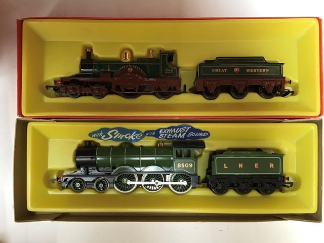 Hornby: A collection of assorted Triang Hornby railway to include: Lord of the Isles R.354 GWR - Image 2 of 3