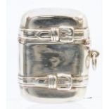 A silver novelty vesta case in the form of a suit case with buckles, approx. 45 x 35mm, stamped 925,