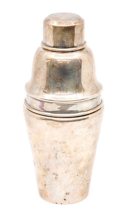 A George V silver cocktail shaker, by Barker Brothers, Chester, 1923, 10.59 ozt   CR: marks crisp,