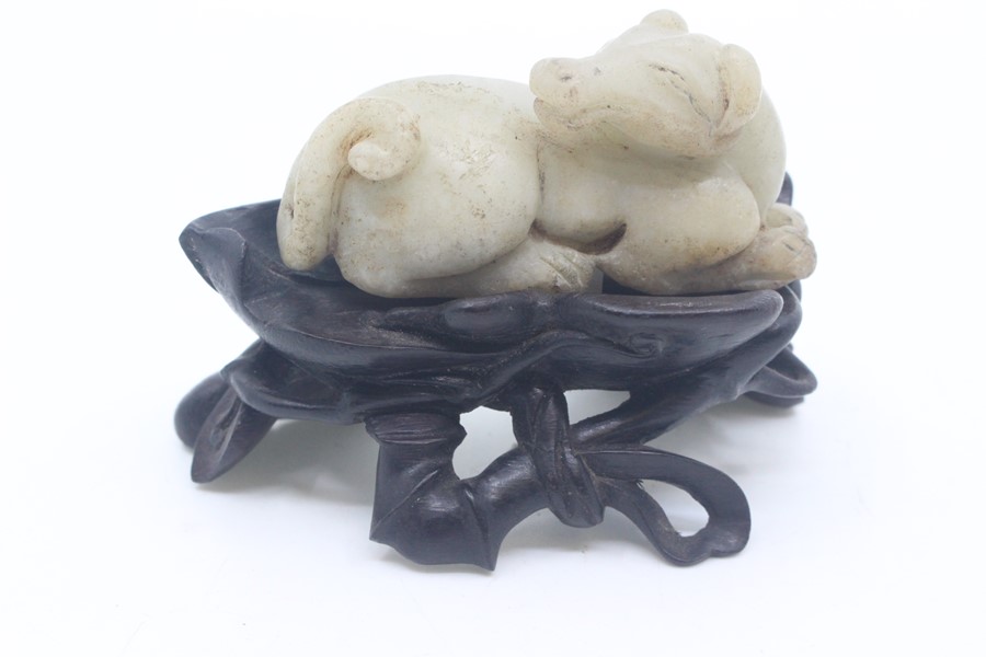 A Chinese carved soapstone seal, late 19th Century, of pink-veined and pale grey hue, carved with - Image 7 of 7