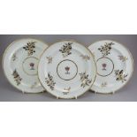 Three late eighteenth century Chamberlain Worcester armorial porcelain plates, c.1795. Each is