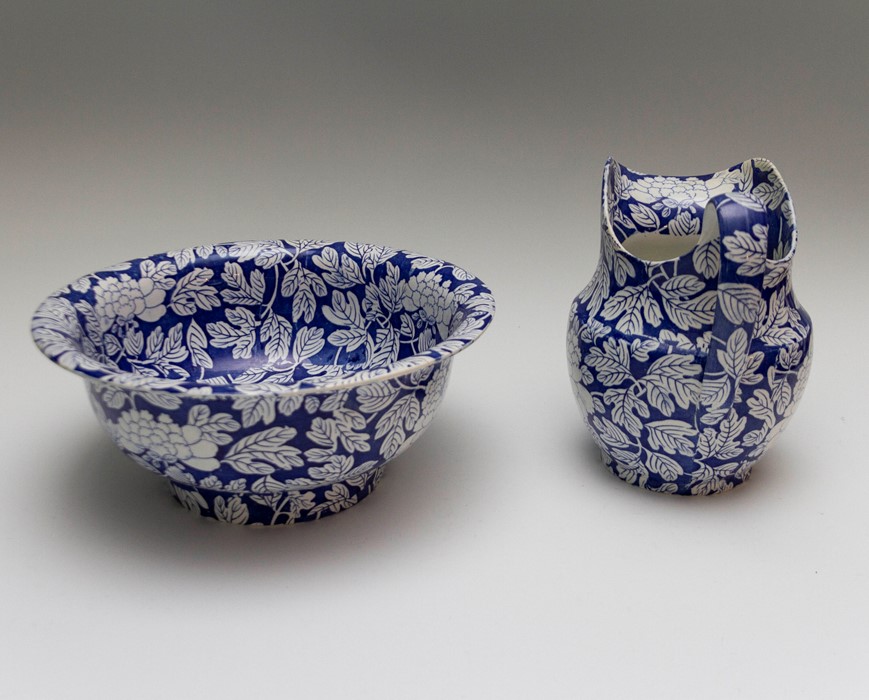 An early nineteenth century blue and white transfer printed Spode Peony pattern jug and bowl, - Image 2 of 3
