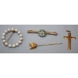 An Edwardian gold bar brooch set with seed pearls and turquoise in a cluster mount, a fox mask stick