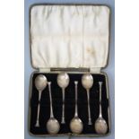Edward Viner, a cased set of silver seal top teaspoons, Sheffied 1937