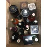 Box of approximately 17 various liqueurs and whiskys