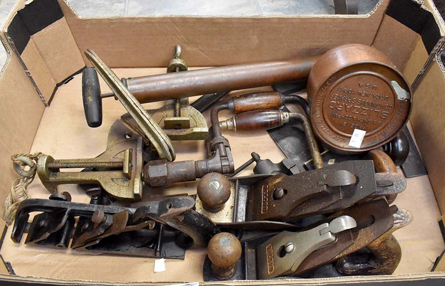 A collection of vintage tools, planes, hand drills, wood handled tools (2 boxes)