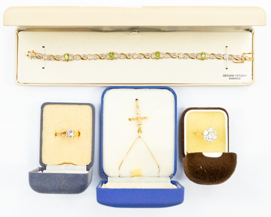 A collection of assorted jewellery including 9ct gold ladies dress ring (AF), a 10ct gold dress