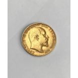 An Edward VII 1909 22ct gold half sovereign, 4 grams approx